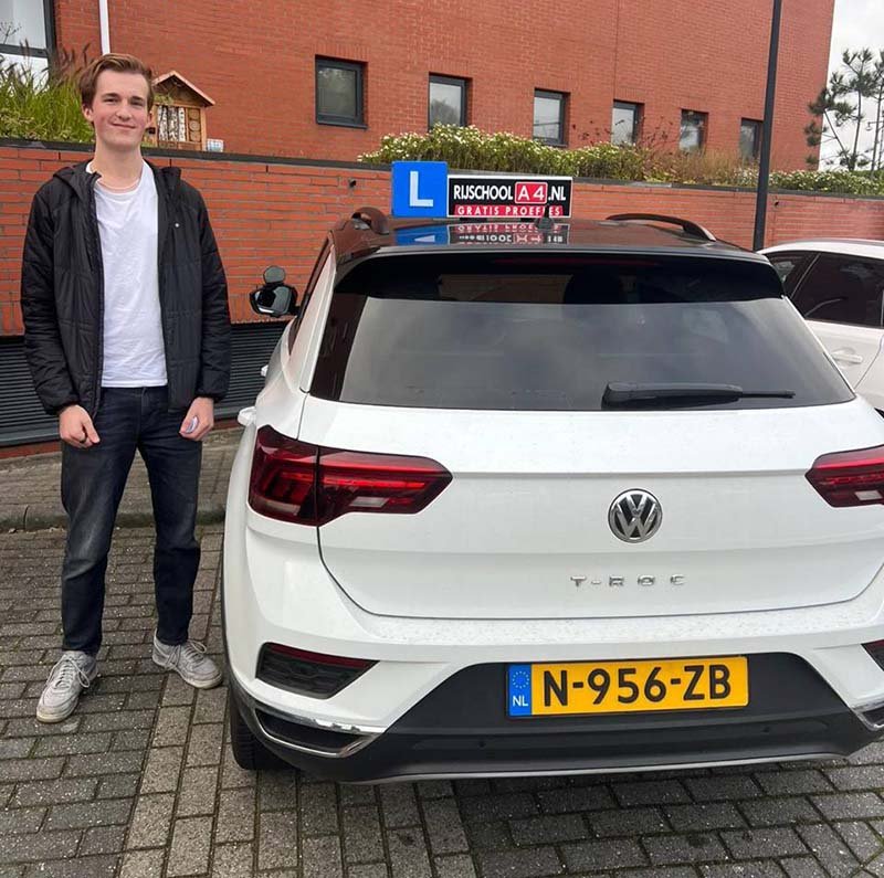 Geslaagde leerling van Rijschool Amsterdam-West